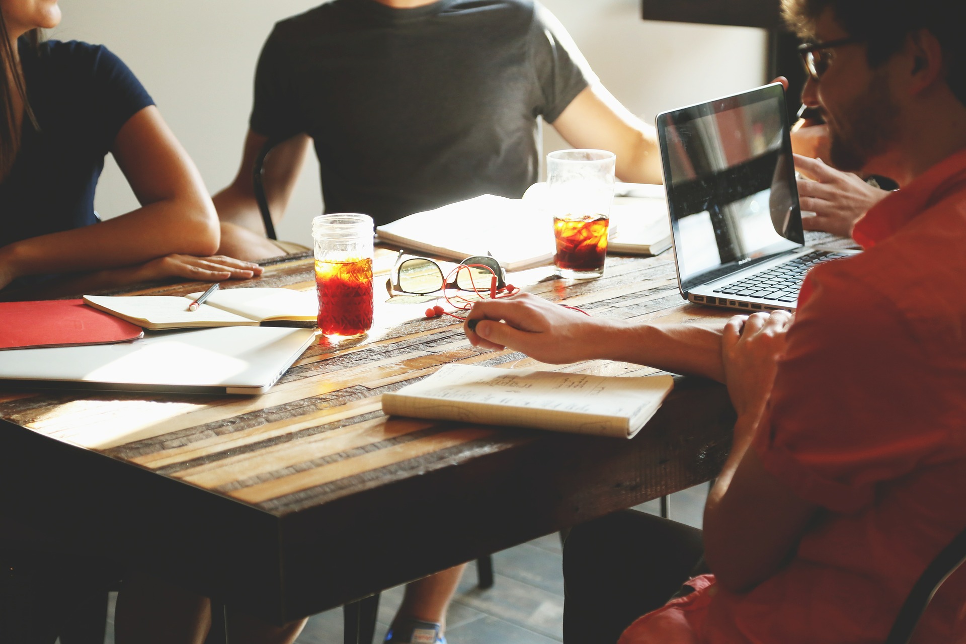 Meeting-at-desk