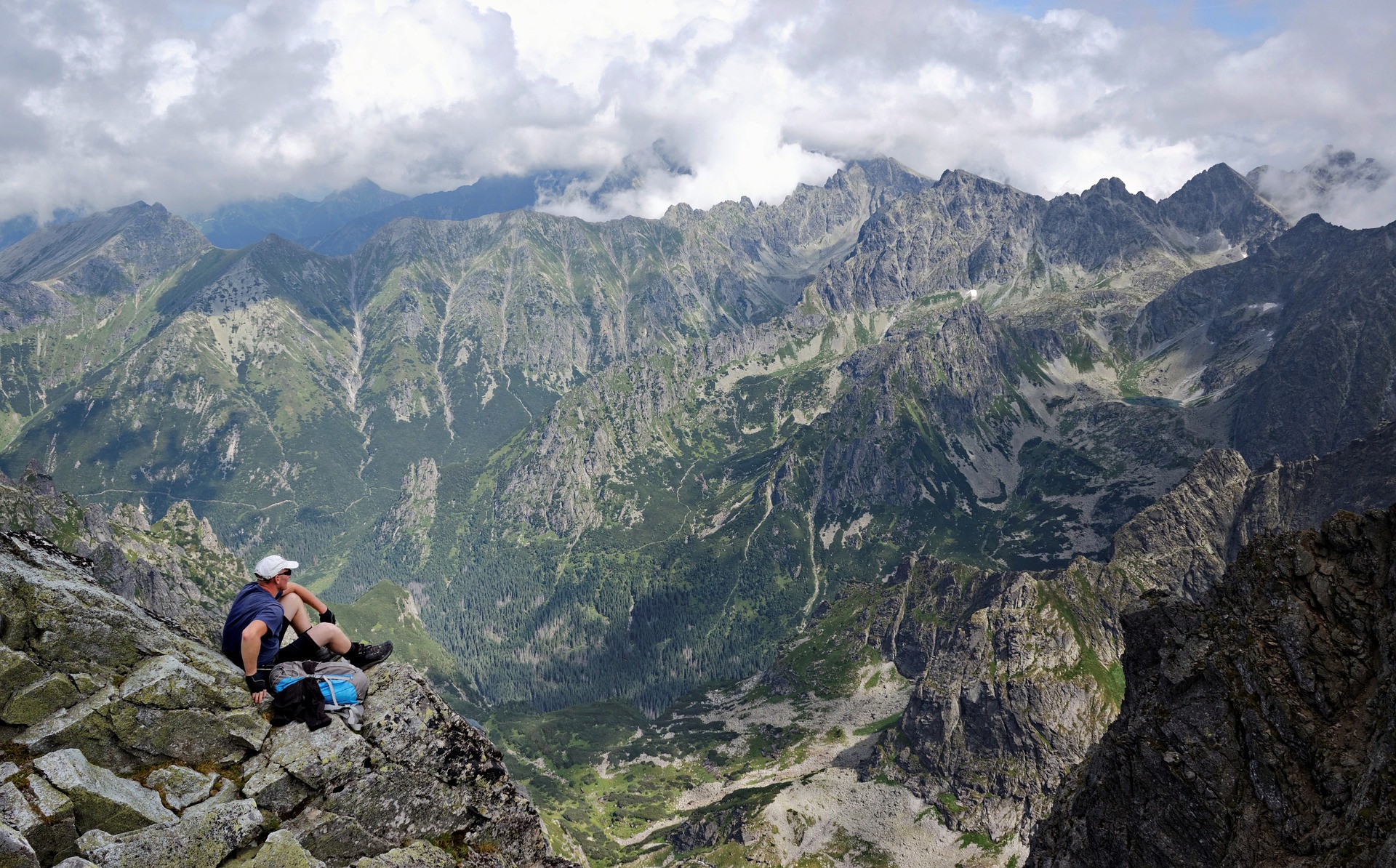 Superb-view-on-the-mountain